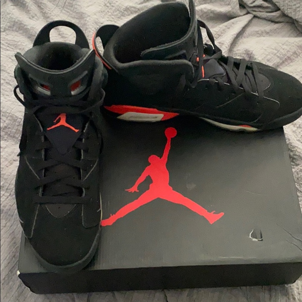 Jordan 6 retro black.